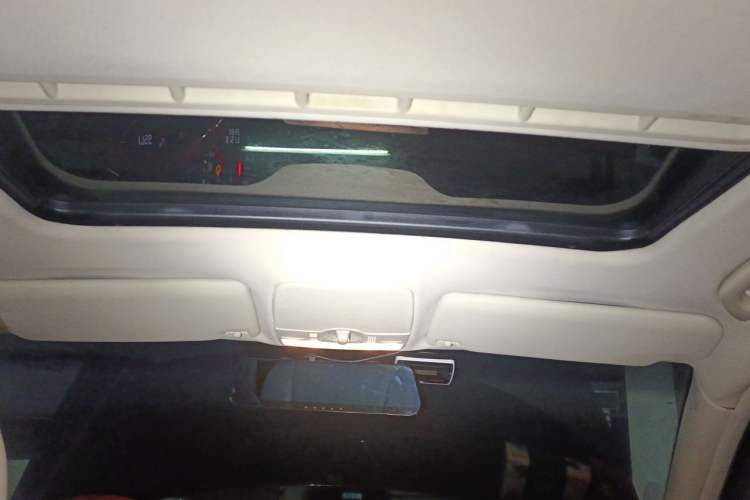 Used Volkswagen Passat 2009 1.8T Automatic Luxury Edition Headliner
