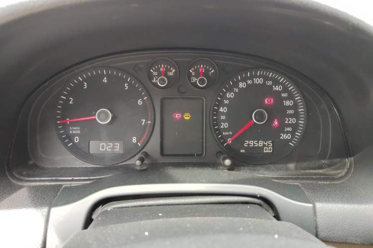 Used Volkswagen Passat 2009 2.0L MFI Manual Luxury Edition Instrument Cluster