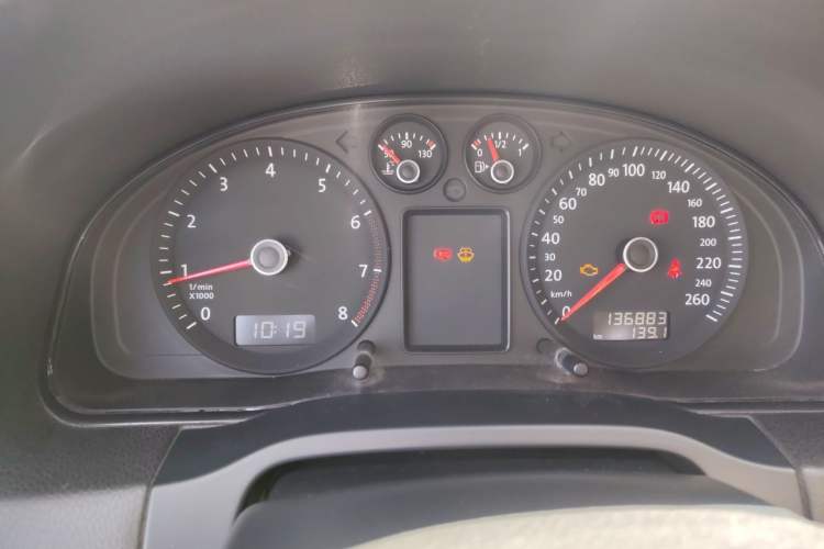 Used Volkswagen Passat 2009 2.0L MFI Manual Luxury Edition Instrument Cluster