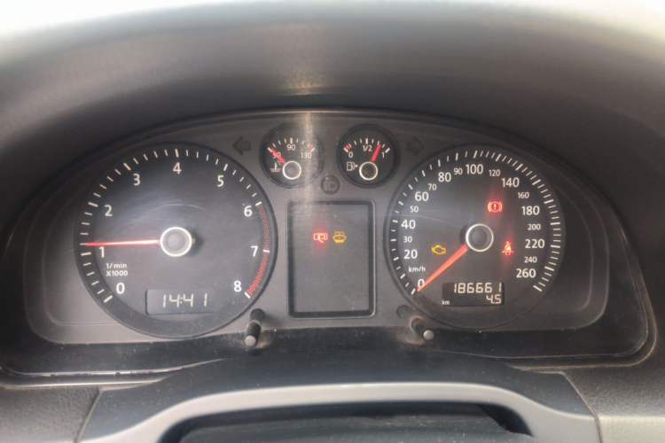 Used Volkswagen Passat 2009 1.8T Manual Luxury Model Instrument Cluster