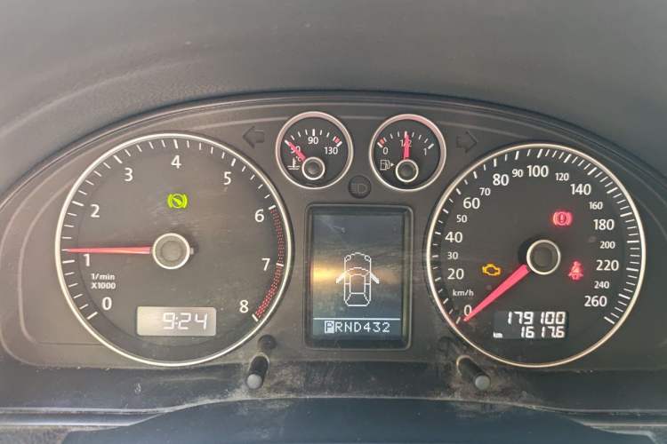 Used Volkswagen Passat 2009 1.8T Automatic Luxury Edition Instrument Cluster