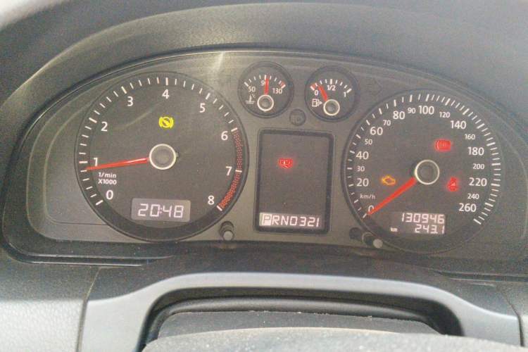Used Volkswagen Passat 2009 2.0L MFI Automatic Luxury Edition Instrument Cluster
