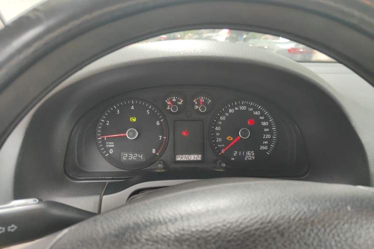Used Volkswagen Passat 2009 2.0L MFI Automatic Luxury Edition Instrument Cluster
