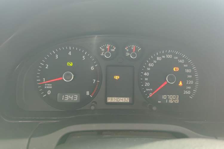 Used Volkswagen Passat 2009 1.8T Automatic Luxury Edition Instrument Cluster