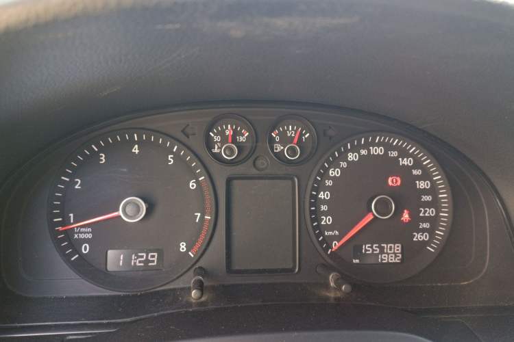 Used Volkswagen Passat 2009 2.0L MFI Manual Luxury Edition Instrument Cluster