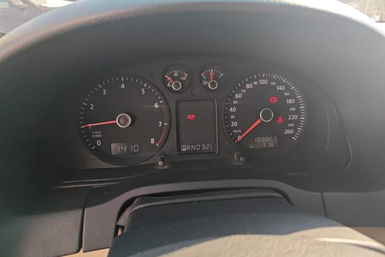 Used Volkswagen Passat 2009 2.0L MFI Automatic Luxury Edition Instrument Cluster