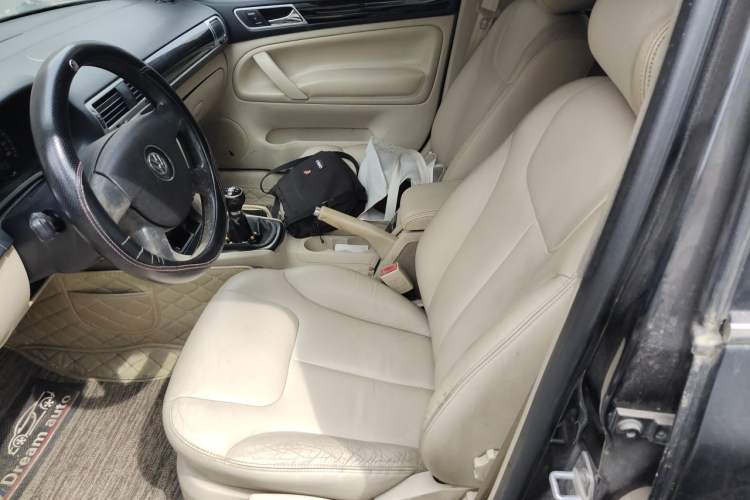 Used Volkswagen Passat 2009 2.0L MFI Manual Luxury Edition Left Front Seat