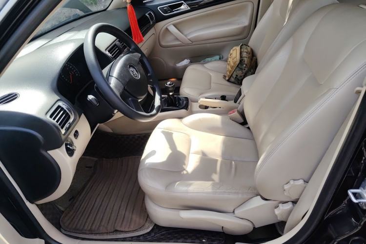 Used Volkswagen Passat 2009 2.0L MFI Manual Luxury Edition Left Front Seat