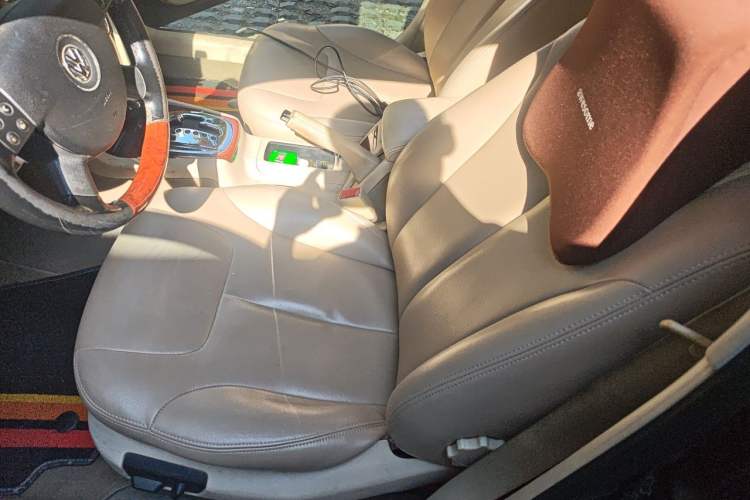 Used Volkswagen Passat 2009 1.8T Automatic Luxury Edition Left Front Seat