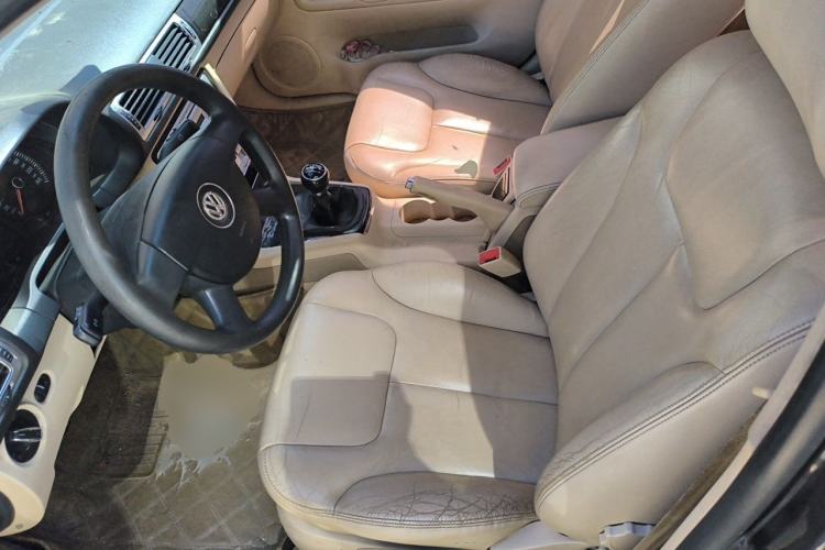 Used Volkswagen Passat 2009 2.0L MFI Manual Luxury Edition Left Front Seat