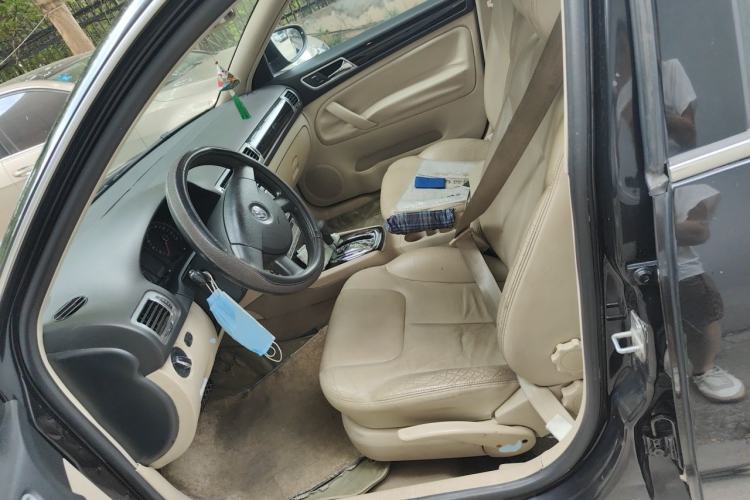 Used Volkswagen Passat 2009 2.0L MFI Automatic Luxury Edition Left Front Seat