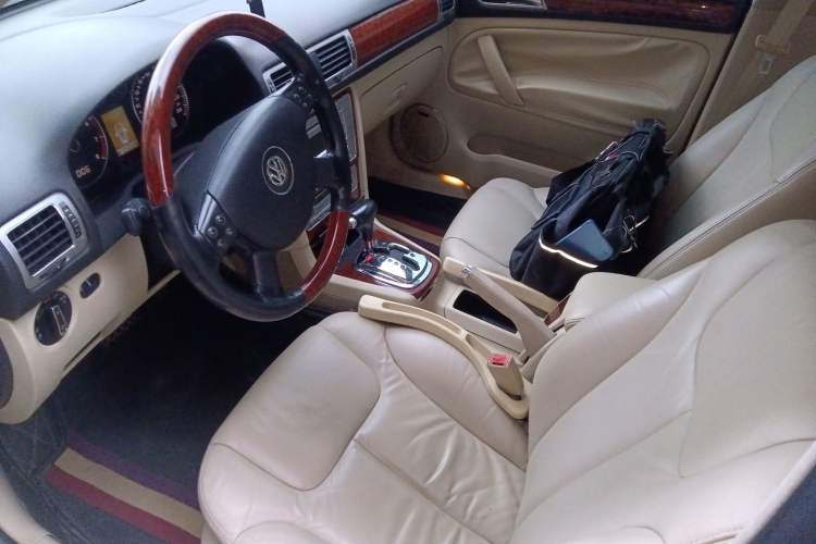 Used Volkswagen Passat 2009 1.8T Automatic Luxury Edition Left Front Seat