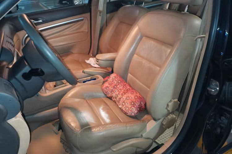 Used Volkswagen Passat 2009 2.0L MFI Manual Luxury Edition Left Front Seat