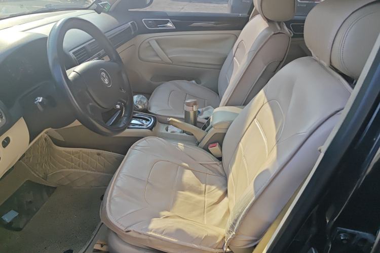 Used Volkswagen Passat 2009 2.0L MFI Automatic Luxury Edition Left Front Seat
