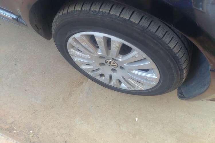 Used Volkswagen Passat 2009 1.8T Automatic Luxury Edition Left Front Wheel Hub