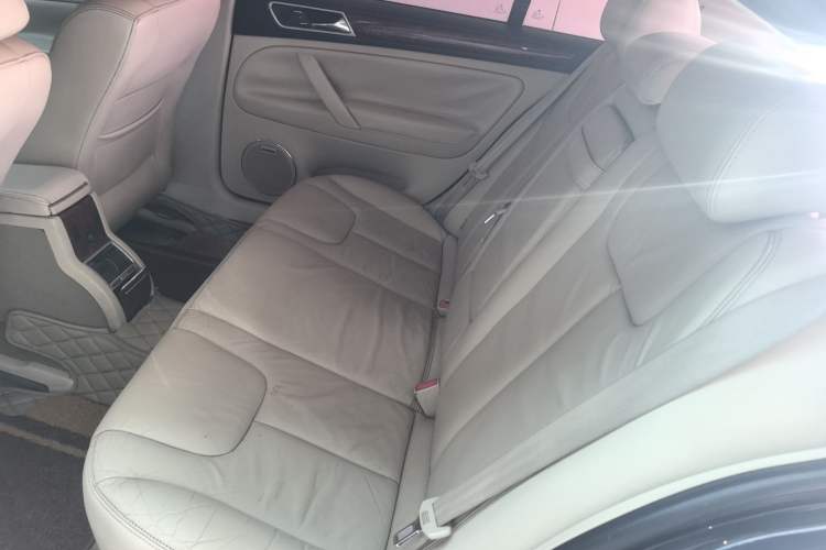 Used Volkswagen Passat 2009 1.8T Manual Luxury Edition Left Rear Seat