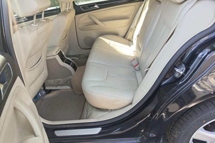 Used Volkswagen Passat 2009 2.0L MFI Automatic Luxury Edition Left Rear Seat