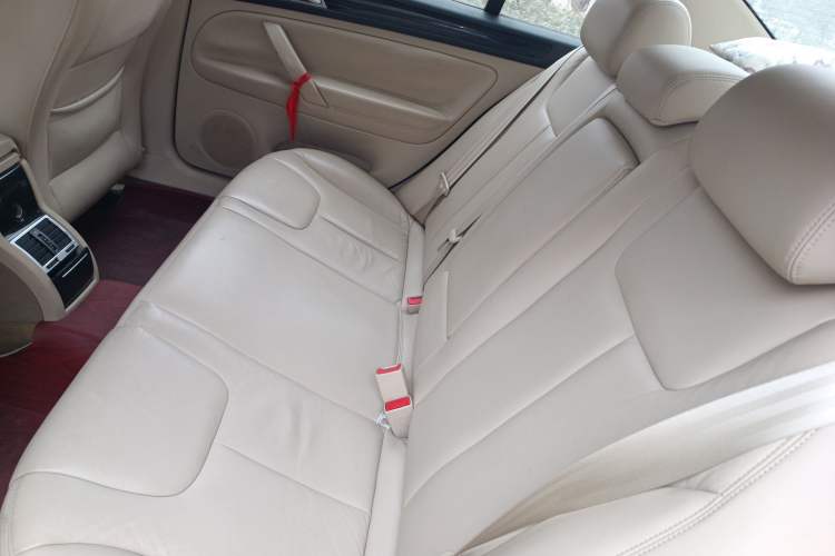 Used Volkswagen Passat 2009 2.0L MFI Automatic Luxury Edition Left Rear Seat