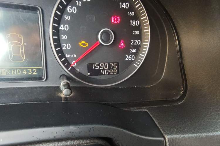 Used Volkswagen Passat 2009 1.8T Automatic Luxury Edition Odometer Close Up