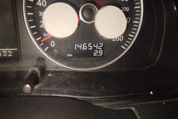 Used Volkswagen Passat 2009 1.8T Automatic Zunjie Model Odometer Close Up