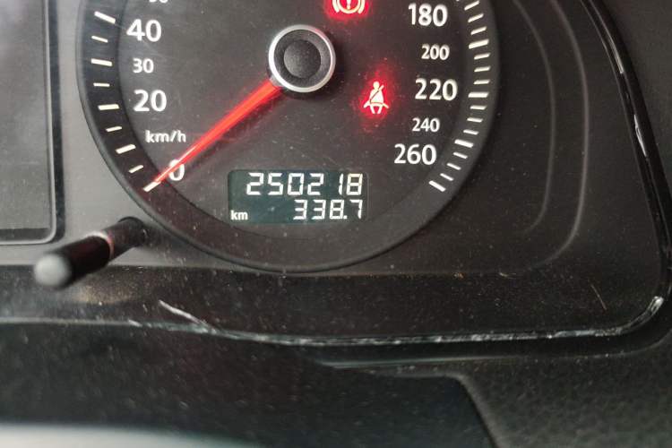 Used Volkswagen Passat 2009 1.8T Manual Luxury Model Odometer Close Up