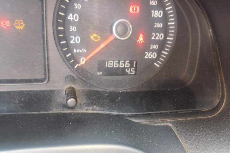 Used Volkswagen Passat 2009 1.8T Manual Luxury Model Odometer Close Up