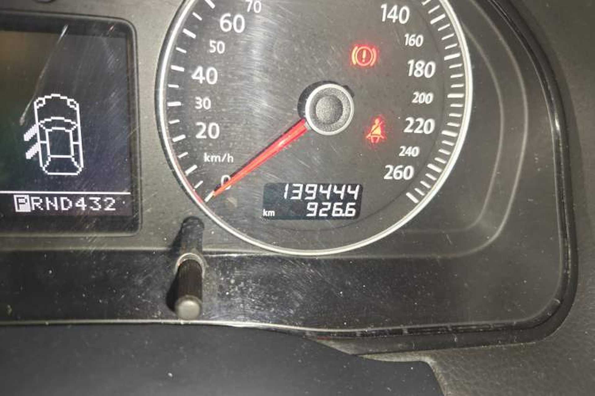 Used Volkswagen Passat 2009 1.8T Automatic Zunjie Model Odometer Close Up