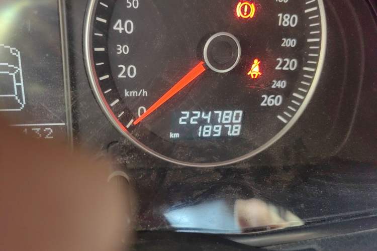 Used Volkswagen Passat 2009 1.8T Automatic Luxury Edition Odometer Close Up