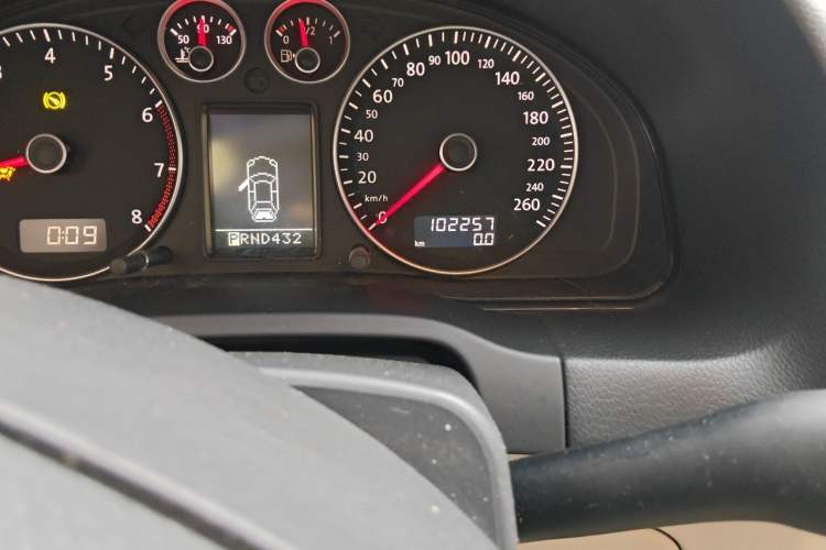 Used Volkswagen Passat 2009 1.8T Automatic Luxury Edition Odometer Close Up