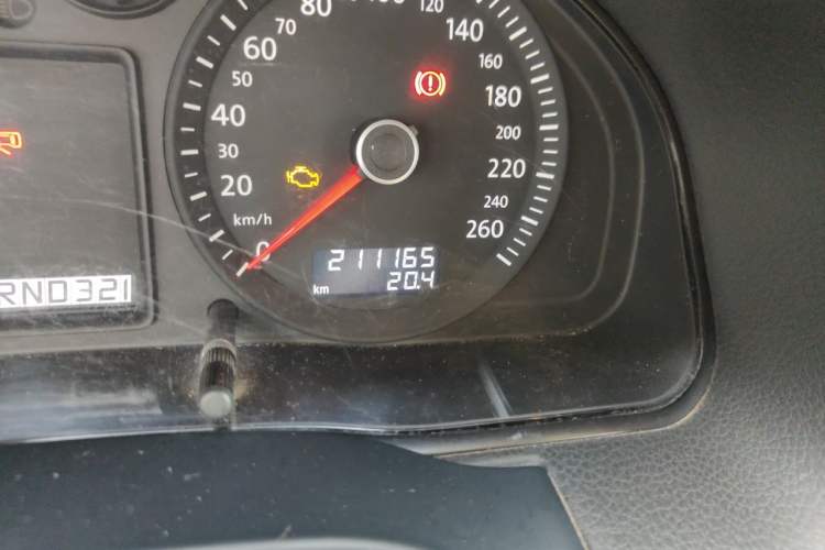 Used Volkswagen Passat 2009 2.0L MFI Automatic Luxury Edition Odometer Close Up