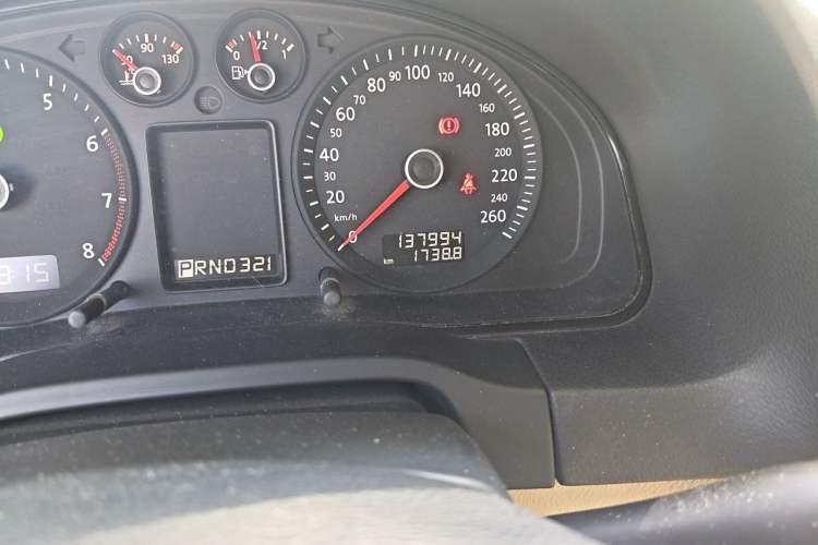 Used Volkswagen Passat 2009 2.0L MFI Automatic Luxury Edition Odometer Close Up
