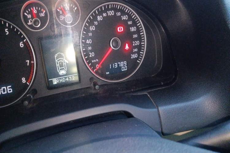 Used Volkswagen Passat 2009 1.8T Automatic Luxury Edition Odometer Close Up