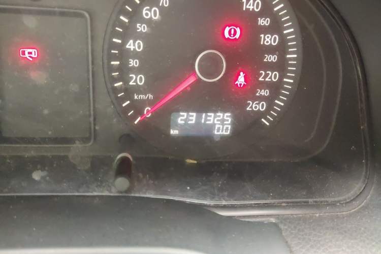 Used Volkswagen Passat 2009 1.8T Manual Luxury Model Odometer Close Up