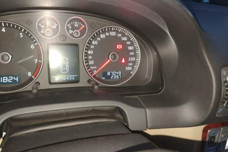 Used Volkswagen Passat 2009 1.8T Automatic Zunjie Model Odometer Close Up