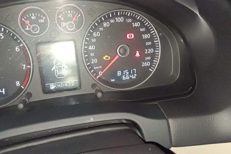 Used Volkswagen Passat 2009 1.8T Automatic Luxury Edition Odometer Close Up