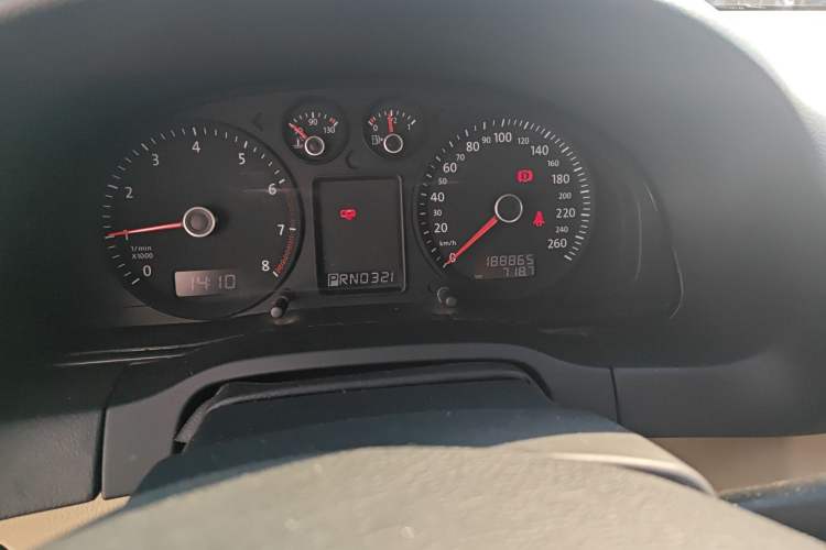Used Volkswagen Passat 2009 2.0L MFI Automatic Luxury Edition Odometer Close Up