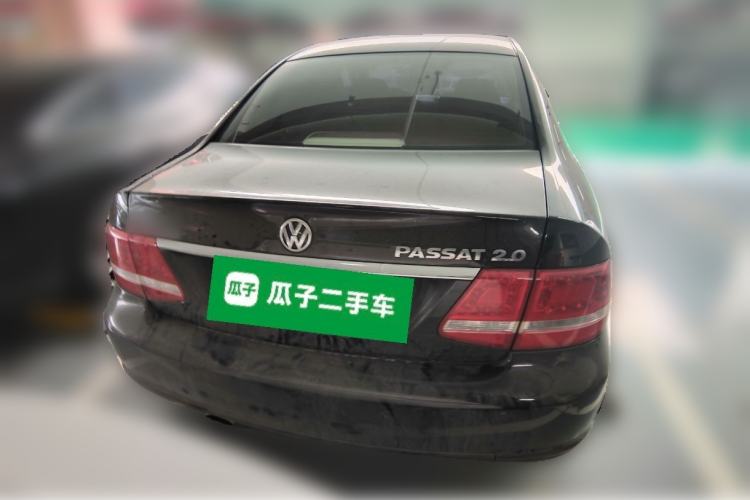 Used Volkswagen Passat 2009 2.0L MFI Automatic Luxury Edition Rear