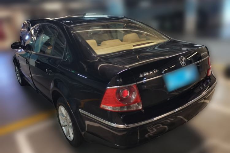 Used Volkswagen Passat 2009 2.0L MFI Manual Luxury Edition Rear Left 45 Deg