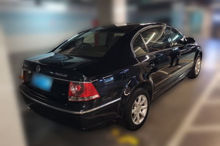 Used Volkswagen Passat 2009 2.0L MFI Manual Luxury Edition Rear Right 45 Deg