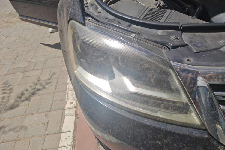 Used Volkswagen Passat 2009 1.8T Automatic Prestige Model Right Front Headlight