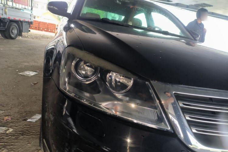 Used Volkswagen Passat 2009 1.8T Automatic Luxury Edition Right Front Headlight