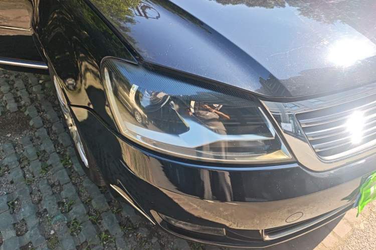 Used Volkswagen Passat 2009 1.8T Automatic Luxury Edition Right Front Headlight