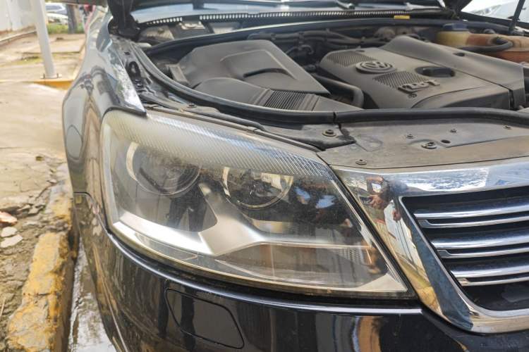 Used Volkswagen Passat 2009 1.8T Automatic Prestige Model Right Front Headlight