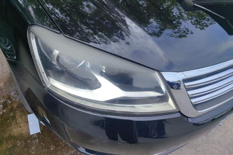 Used Volkswagen Passat 2009 1.8T Automatic Luxury Edition Right Front Headlight