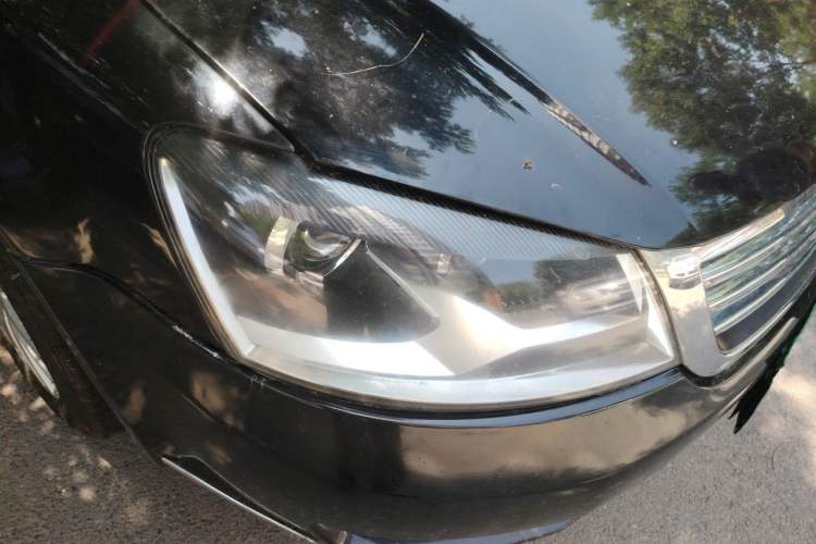 Used Volkswagen Passat 2009 1.8T Automatic Luxury Edition Right Front Headlight