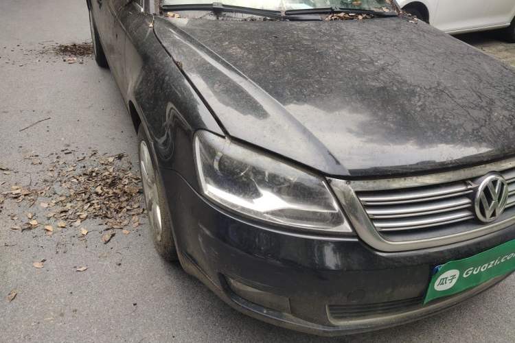 Used Volkswagen Passat 2009 1.8T Manual Luxury Model Right Front Headlight