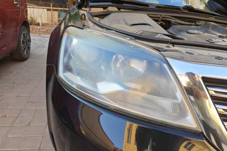 Used Volkswagen Passat 2009 1.8T Manual Luxury Model Right Front Headlight