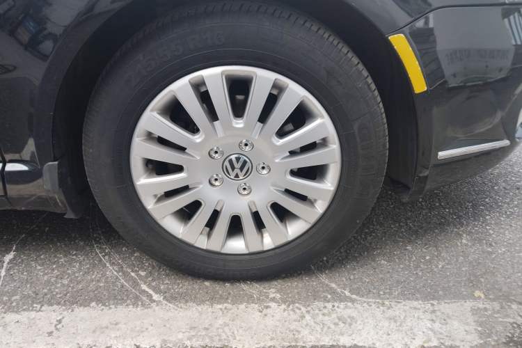 Used Volkswagen Passat 2009 1.8T Automatic Zunjie Model Right Front Wheel Hub