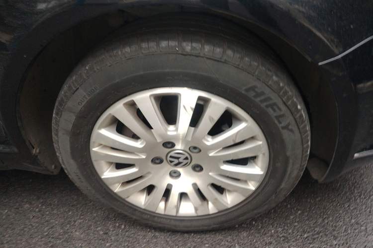 Used Volkswagen Passat 2009 1.8T Automatic Zunjie Model Right Front Wheel Hub