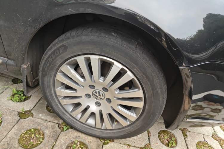 Used Volkswagen Passat 2009 1.8T Automatic Zunjie Model Right Front Wheel Hub